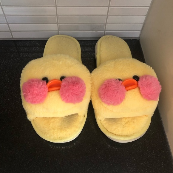 Ladies fuzzy duck slippers - Picture 2 of 7